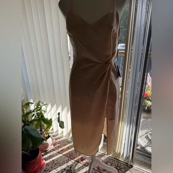 NWT Lulus Beige Dress Women’s size Small Midi style - Picture 13 of 16